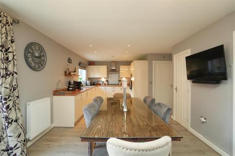 4 bedroom detached house for sale, Goldfinch Way, Easingwold, York