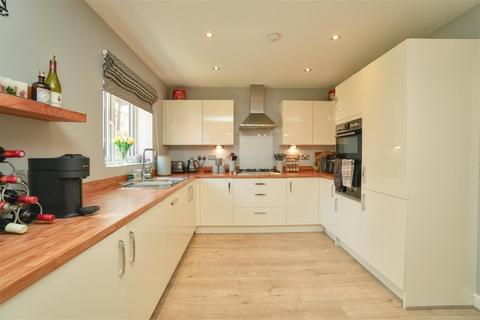 4 bedroom detached house for sale, Goldfinch Way, Easingwold, York