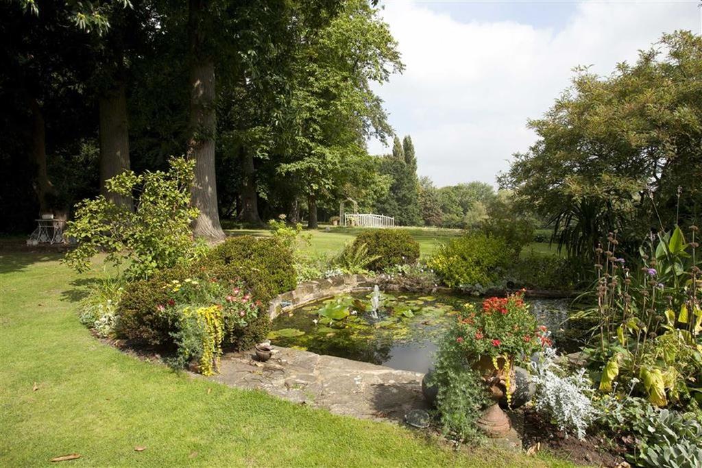 Shrawley, Worcestershire, WR6 6 bed detached house £1,300,000