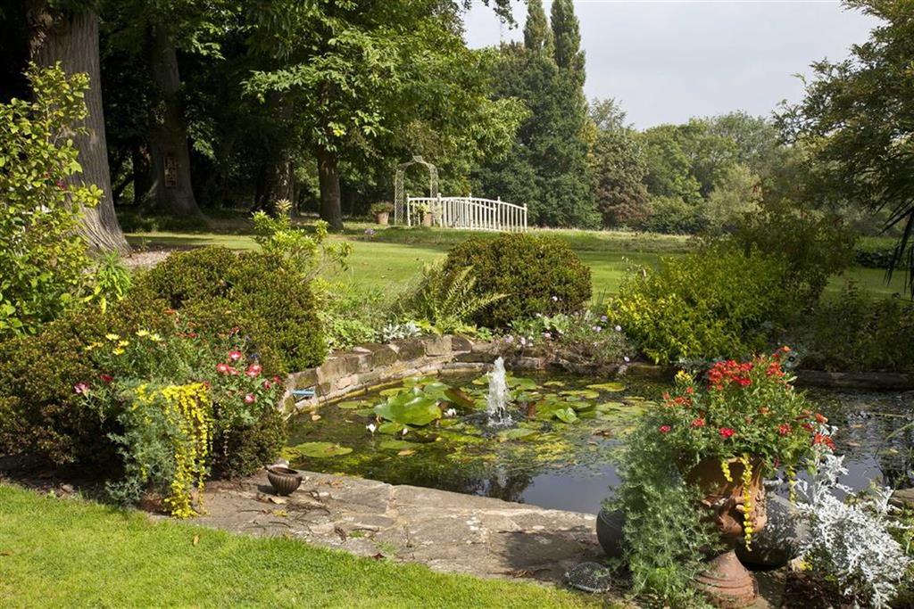 Shrawley, Worcestershire, WR6 6 bed detached house £1,300,000