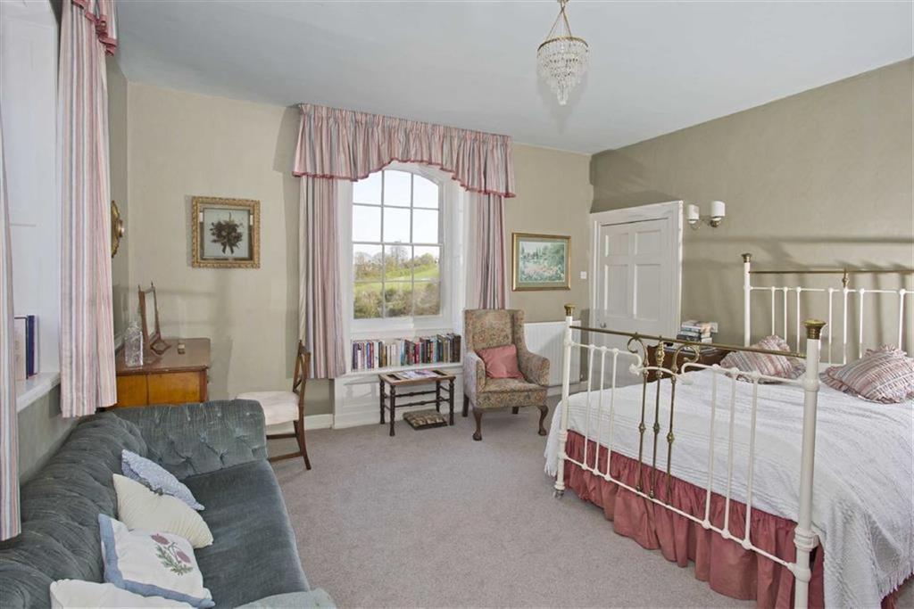 Shrawley, Worcestershire, WR6 6 bed detached house £1,300,000
