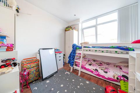 Flat 3, Rotary House Breakspear Road, Ruislip, HA4 7ST