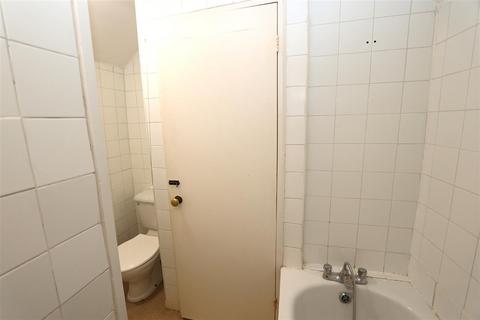 41 Cross Road, Croydon, CR0 6TE