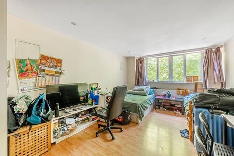 Studio to rent, Rayners Lane, Rayners Lane, Harrow, HA2