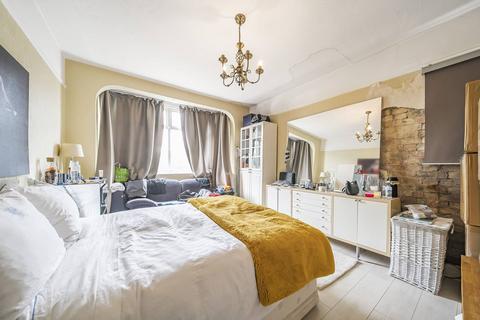 3 bedroom end of terrace house for sale, Streatham Road, Furzedown, Mitcham, CR4