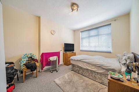 6 Streatham Road, Mitcham, CR4 2AA