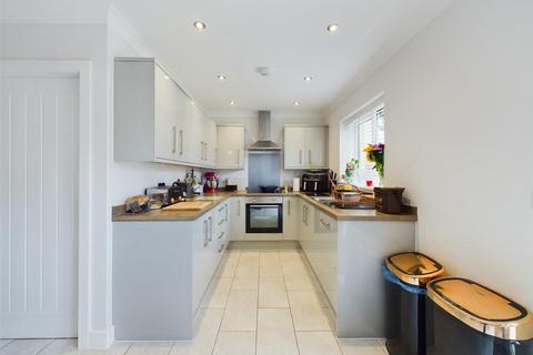 10 Coed Y Dderwen, Cwmgwili, Llanelli, SA14 6DZ