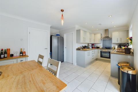 10 Coed Y Dderwen, Cwmgwili, Llanelli, SA14 6DZ