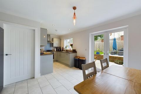 10 Coed Y Dderwen, Cwmgwili, Llanelli, SA14 6DZ