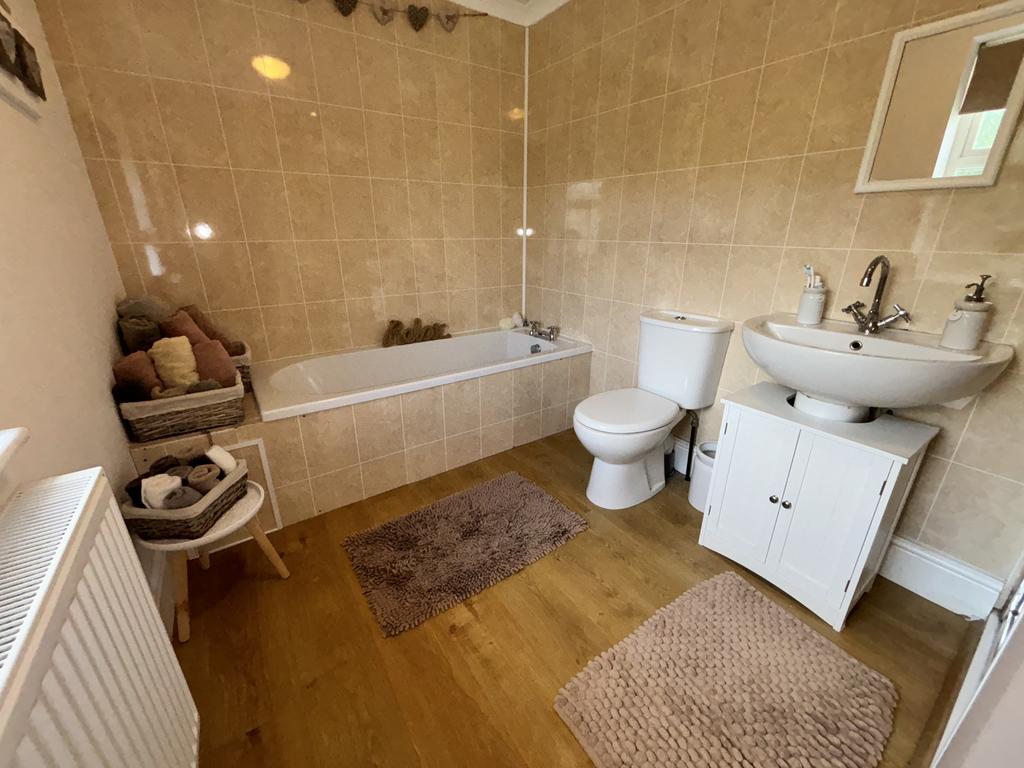 En Suite Bathroom