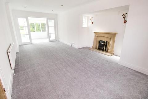 4 bedroom detached house to rent, Middleton Crescent, Beeston NG9