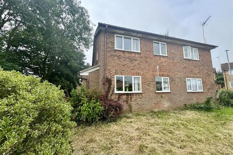 17 Albury Close, Luton, LU3 4AY