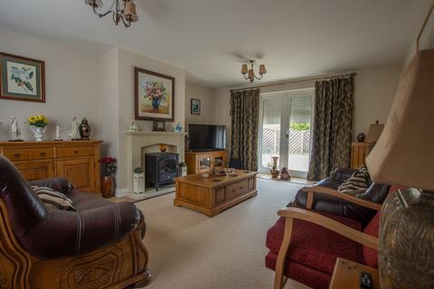 3 bedroom detached house for sale, Church road, Watton