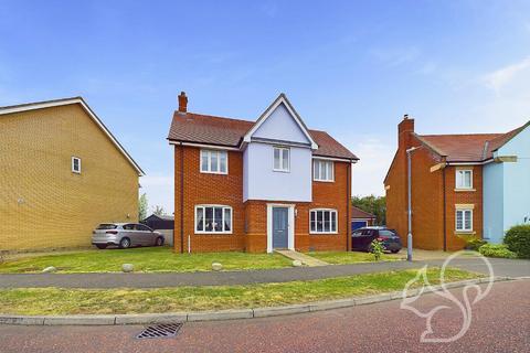 4 bedroom detached house for sale, Gratian Close, Highwoods