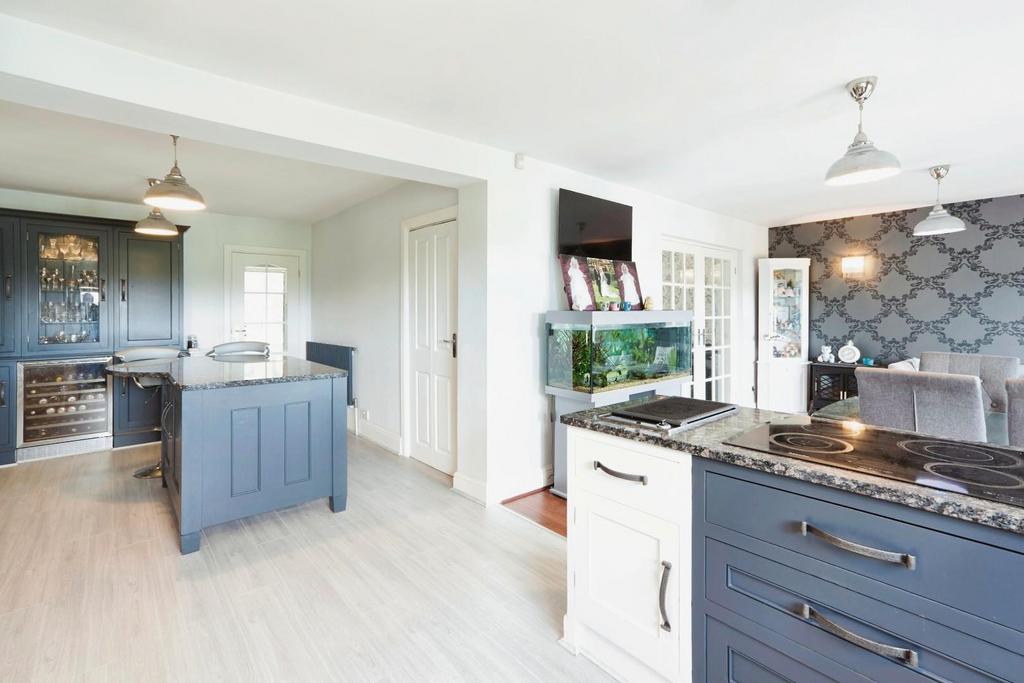Kitchen/utility