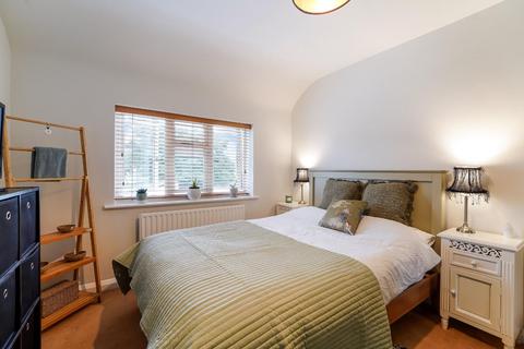 51 Browning Avenue, Worcester Park, KT4 8AY