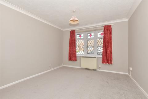 18 Hampton Gardens, Herne Bay, CT6 8BY