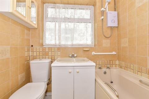 18 Hampton Gardens, Herne Bay, CT6 8BY