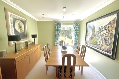 14 Riverside, Egham, TW20 0AA