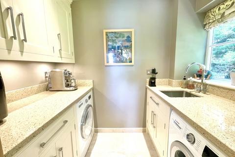 14 Riverside, Egham, TW20 0AA