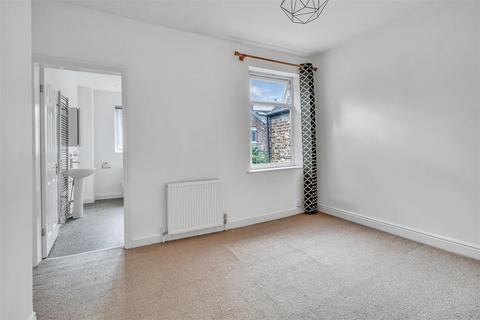 2 bedroom terraced house for sale, Sutherland Street, South Bank