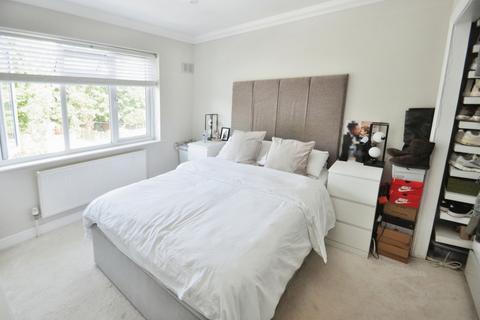 49 Bruce Grove, Chelmsford, CM2 9AY