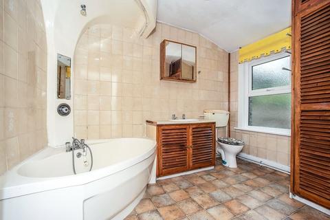 3 bedroom terraced house for sale, Siebert Road, London SE3