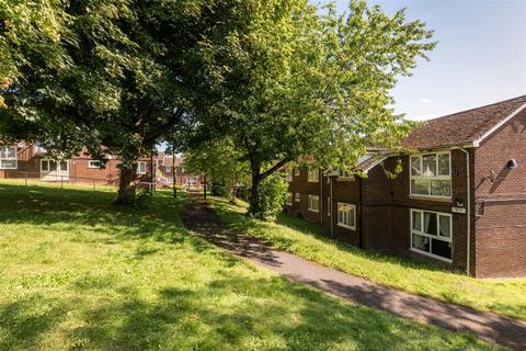 2 bedroom flat to rent, Firshill Walk, Sheffield S4