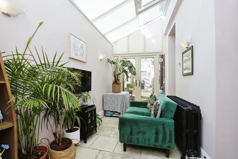 4 bedroom end of terrace house for sale, Burleigh Place, Durham DL3