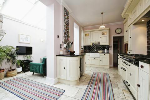 4 bedroom end of terrace house for sale, Burleigh Place, Durham DL3