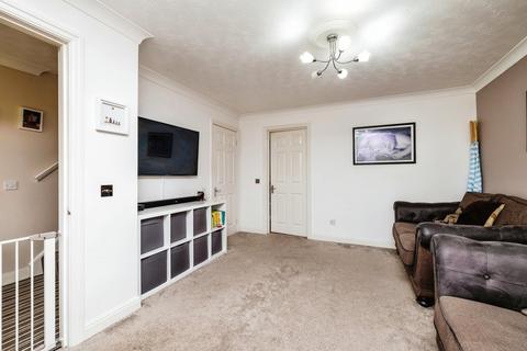 18 Clarkson Drive, Stallingborough, Grimsby, DN41 8BQ