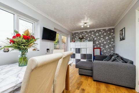 18 Clarkson Drive, Stallingborough, Grimsby, DN41 8BQ