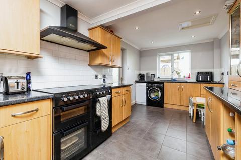 18 Clarkson Drive, Stallingborough, Grimsby, DN41 8BQ
