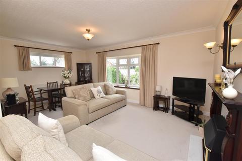 3 bedroom detached bungalow for sale, Lindisfarne Avenue, New Waltham DN36