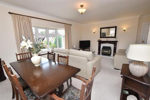 3 bedroom detached bungalow for sale, Lindisfarne Avenue, New Waltham DN36