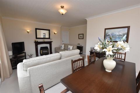 3 bedroom detached bungalow for sale, Lindisfarne Avenue, New Waltham DN36