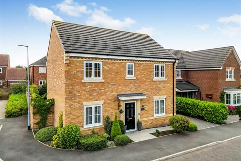 4 bedroom detached house for sale, Whitworth Drive, Middleton St. George, Darlington