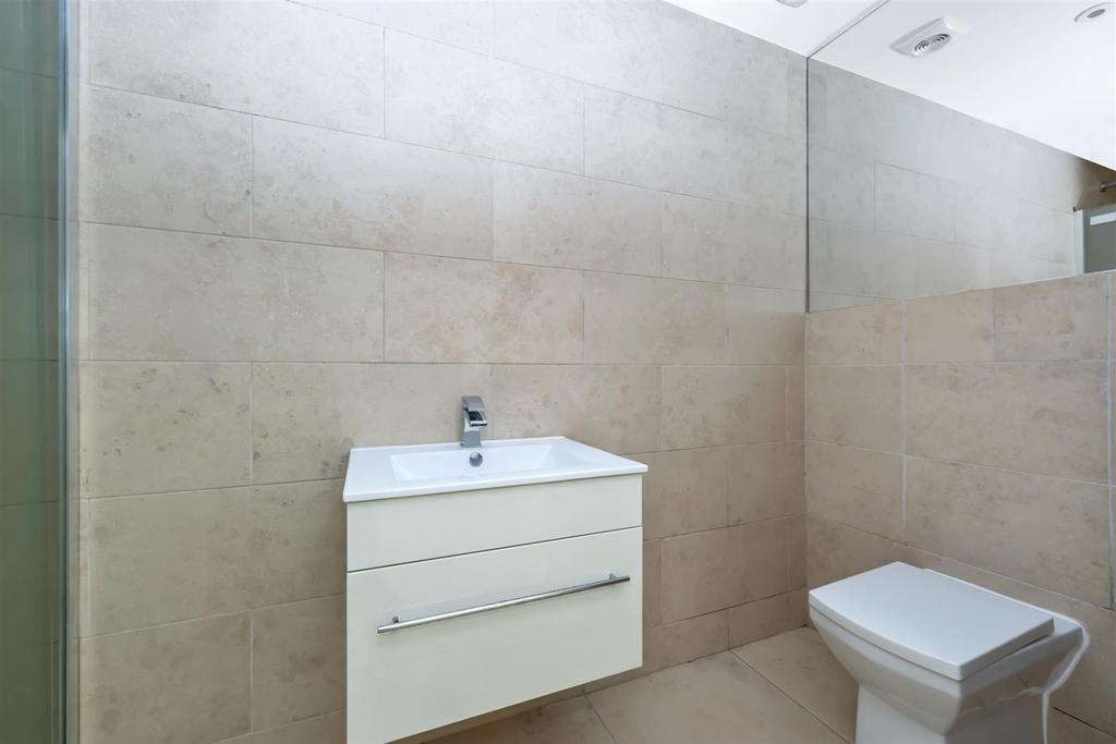 En suite Shower Room/WC