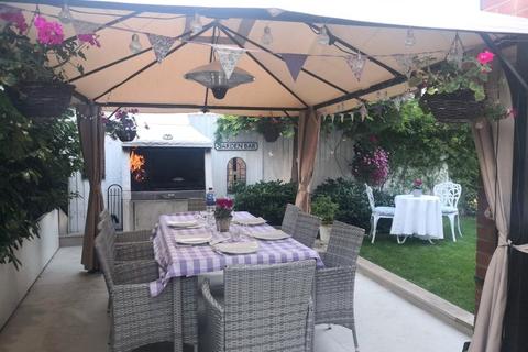 84b Cambridge Road, London, SW20 0PS