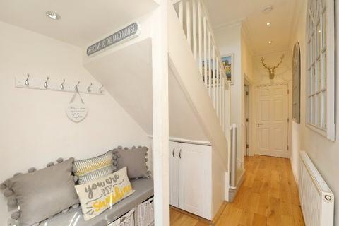 84b Cambridge Road, London, SW20 0PS