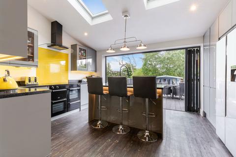 61 Bridgewood Road, Worcester Park, KT4 8XR