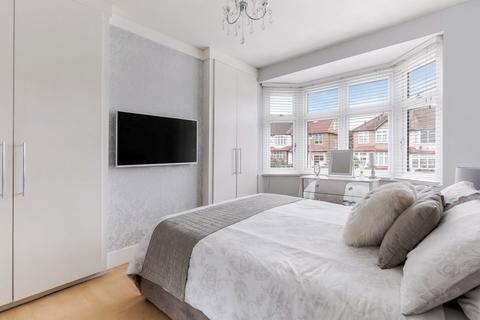 61 Bridgewood Road, Worcester Park, KT4 8XR