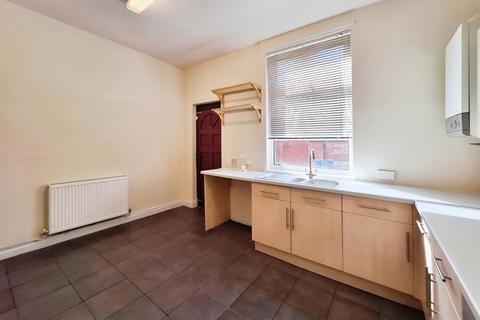 8 Alexandra Avenue, Hyde, SK14 1EB