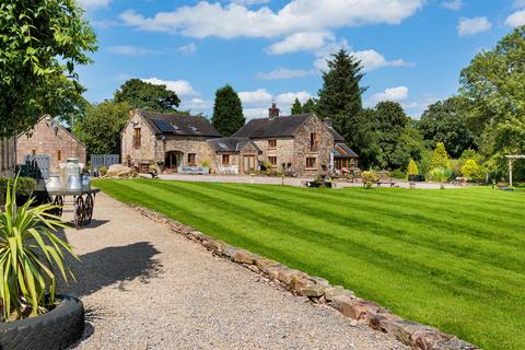 8 bedroom farm house for sale, Farmhouse and holiday cottages on Lask Edge Road, Biddulph