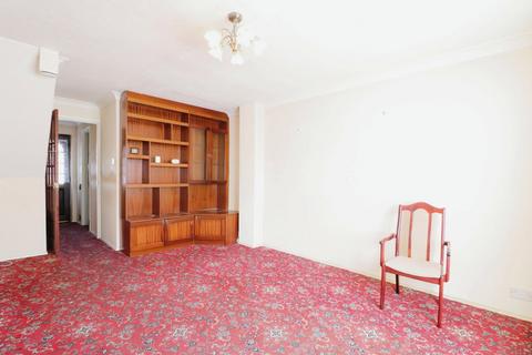 19 Bronte Close, Ilford, IG2 6XS