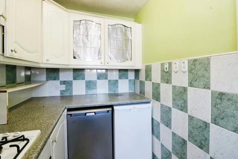 19 Bronte Close, Ilford, IG2 6XS