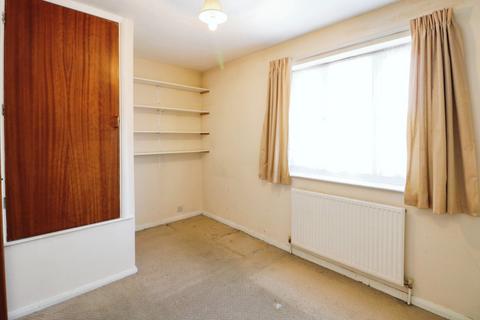 19 Bronte Close, Ilford, IG2 6XS