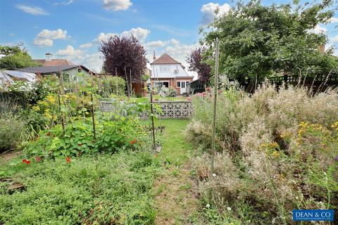 4 bedroom detached house for sale, Holmes Avenue, Hove