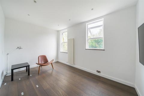 2 bedroom flat for sale, Temple Road, London, NW2