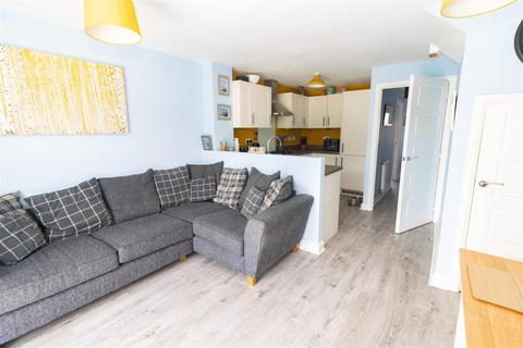 44 Ascot Drive, North Gosforth, Newcastle Upon Tyne, NE13 6PN